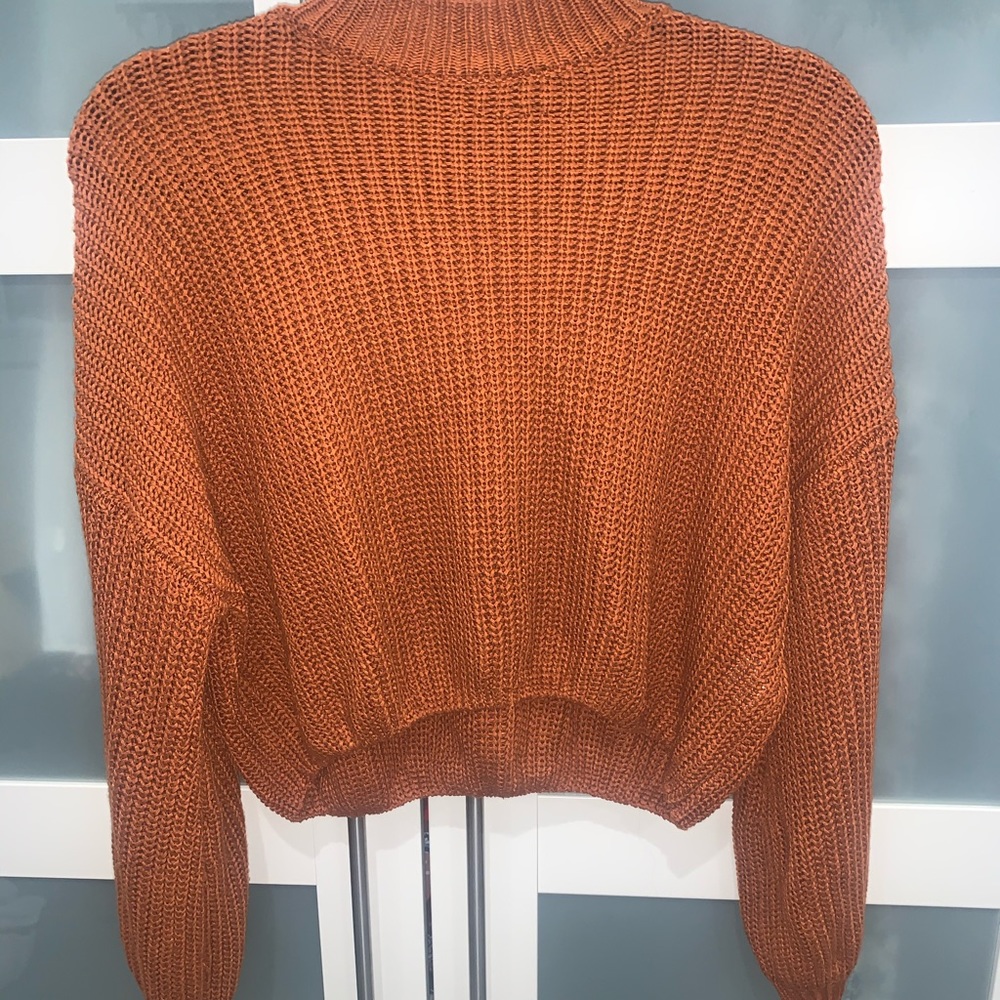 Forever 21 crop top sweater with baggy sleeves